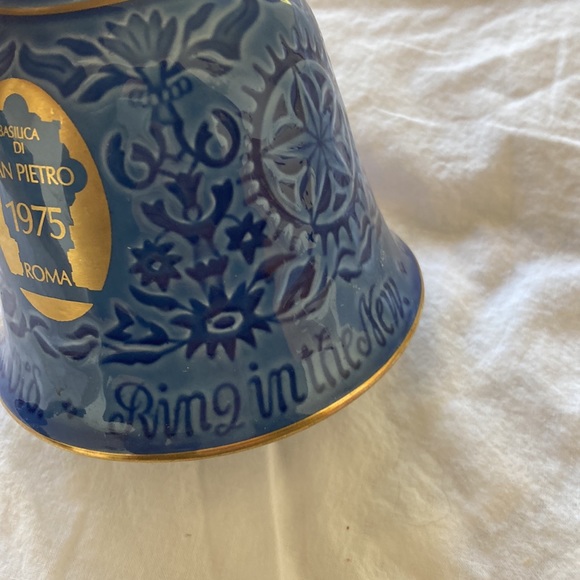 Bing & Grondahl 1975 Saint Peter’s church Rome New Years Bell. PERFECT - Picture 5 of 9